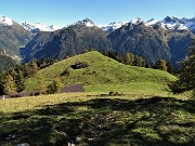 51 Dal sent. 118 sguardo indietro sul Monte Colle e la sua Casera